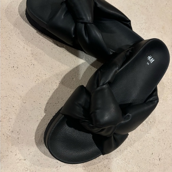 H&M Black Knot Slides Beach Walking Cool size 38 or US 7.5 - Picture 3 of 6